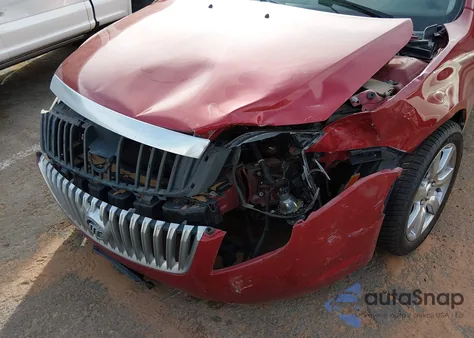 2010 Mercury Milan Premier z USA, uszkodzony, nr VIN 3MEHM0JG2AR633036